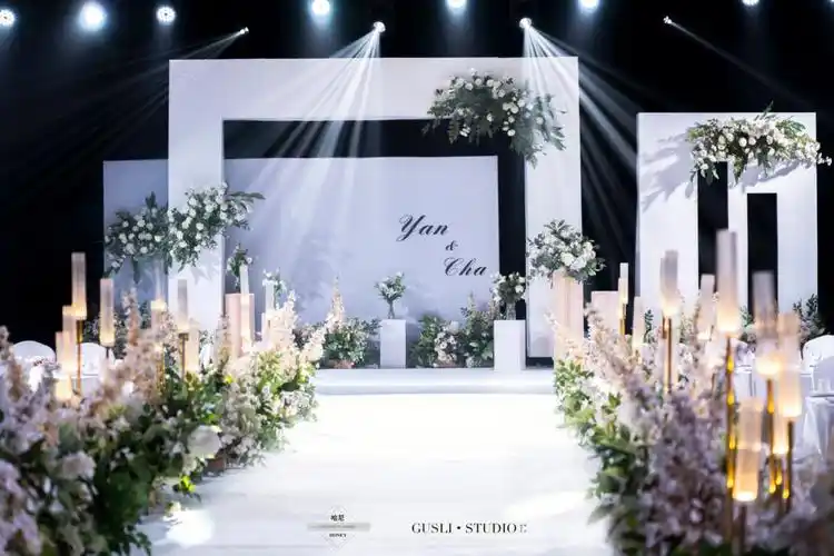 白绿色韩式婚礼现场布置济南铂尔国际酒店