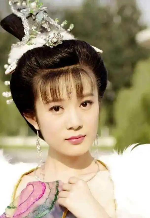 邬倩倩.456 出生于浙江省杭州市的邬倩倩,是中国内地女演员 - 抖音