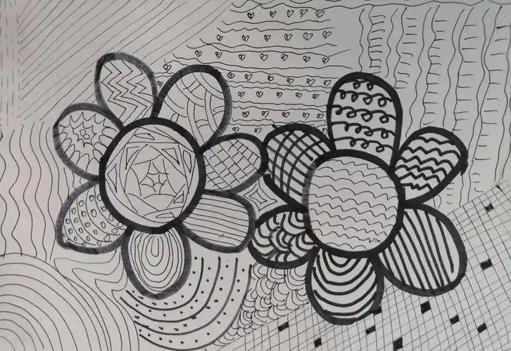 东城珑恩育晟幼儿园美术班大a班第四课《线条画》