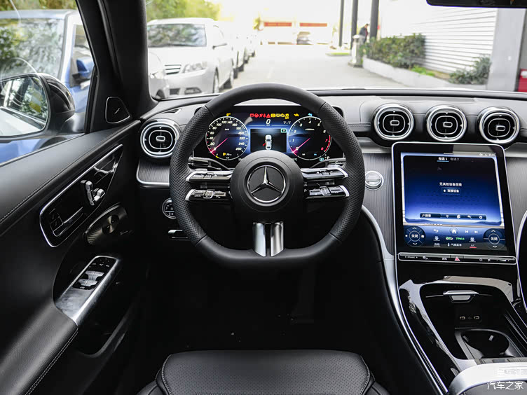 2024款奔驰c级传统豪华与现代科技的完美结合