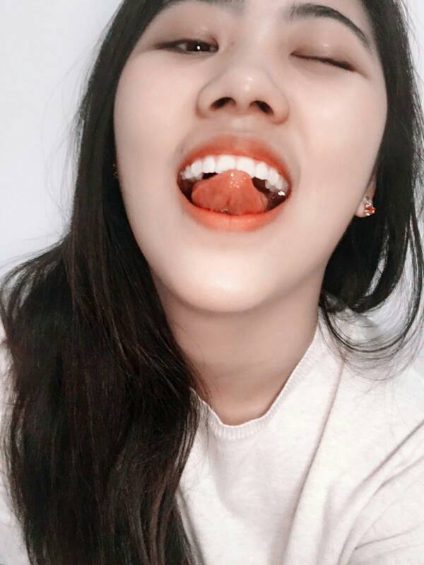 谁有女生吐舌头的照片