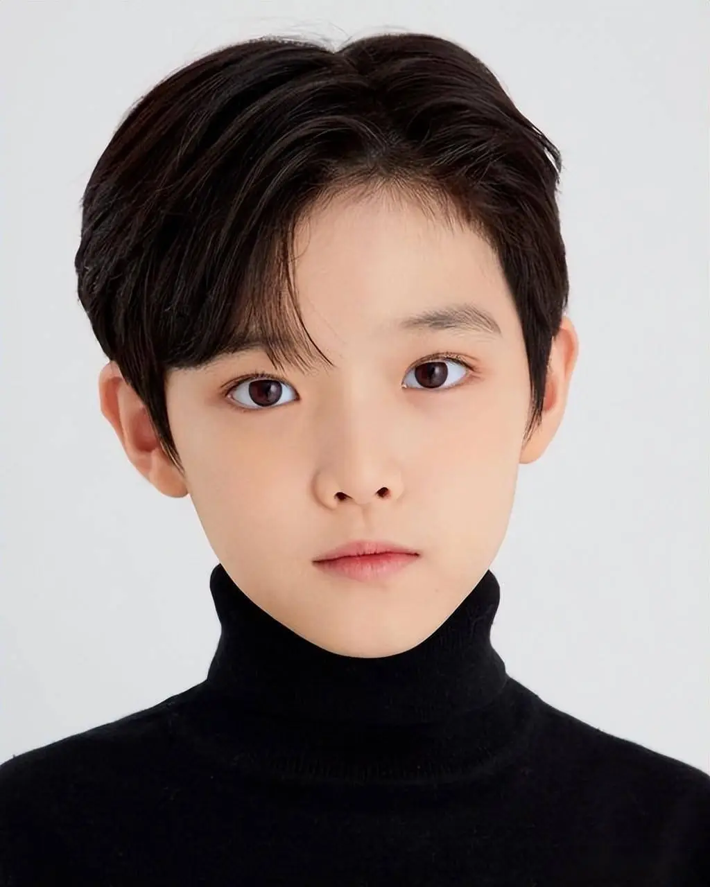 龙年新学期小男孩发型别乱剪,选这几款就对了,个性时尚很帅气_孩子