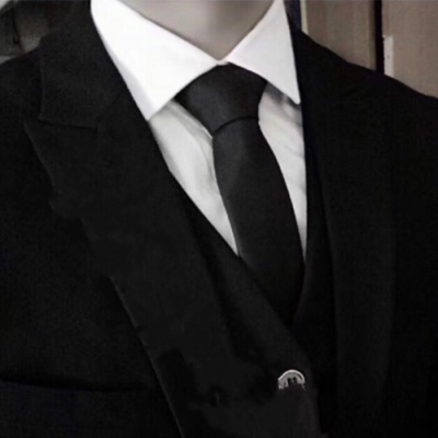 禁欲系高冷西装革履男生头像