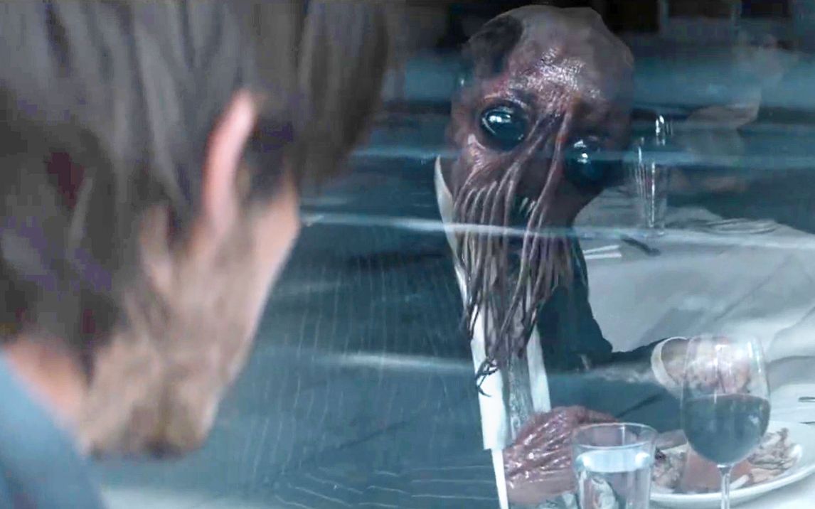 小伙吃下禁药后发现周围全是外星人人类不过是它们餐桌上的食物速看