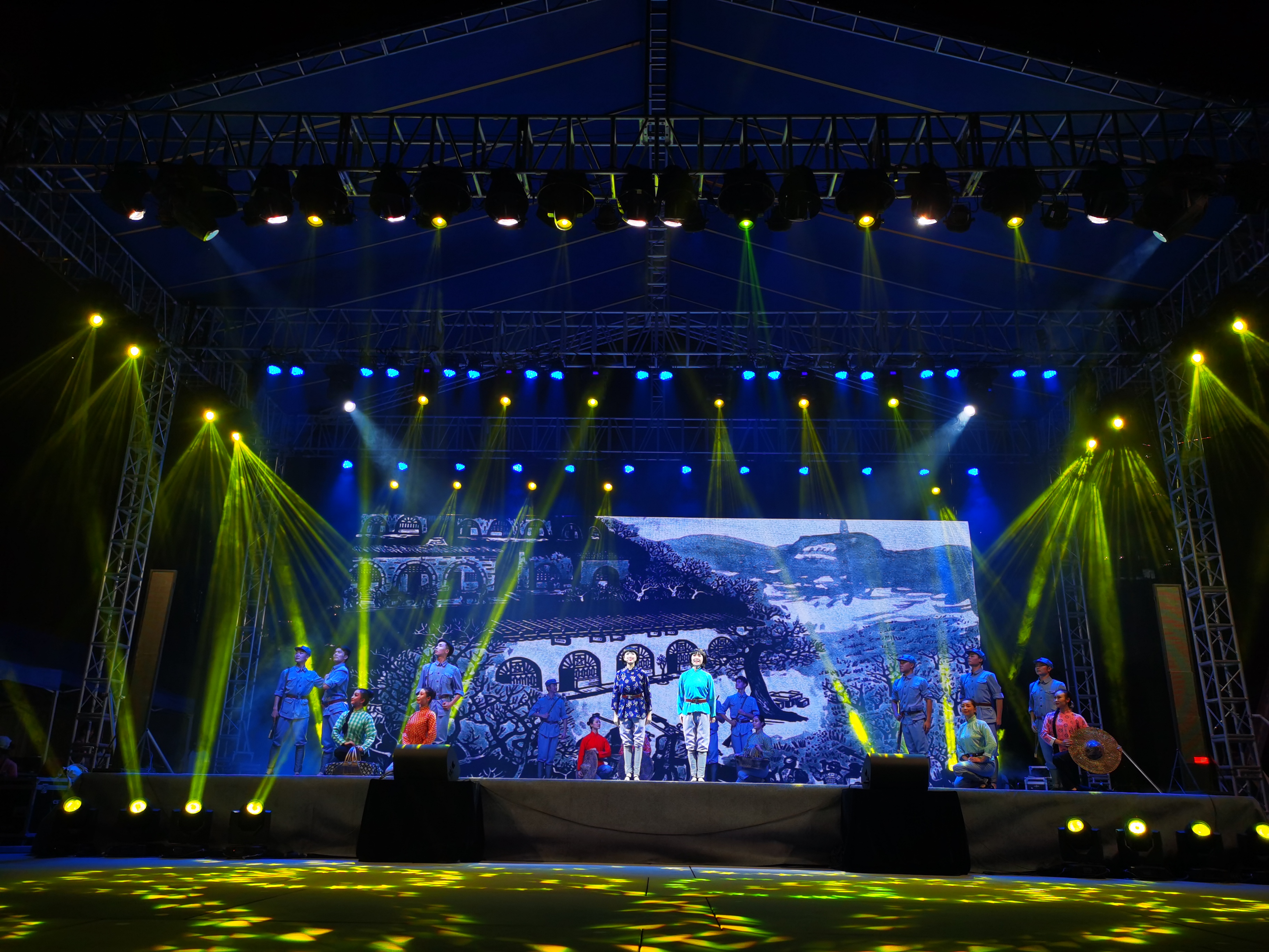 自5月1日投入复工复产以来,通过以惠民演出进剧场,进景区和舞台车等多