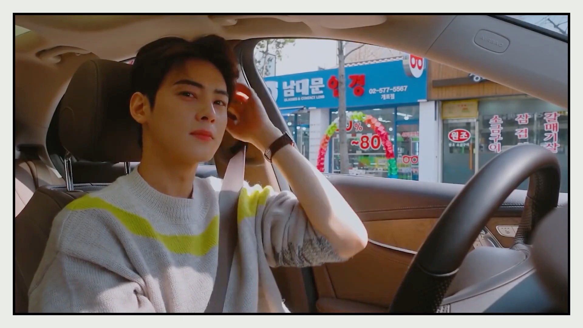 【车银优】在吗 来看帅哥开车_哔哩哔哩_bilibili