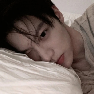 好看的帅哥侧面照片头像高清阳光图片