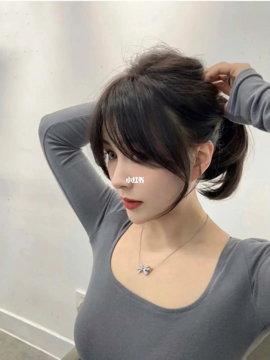 托尼拍的照片还不错刘海超级遮脸