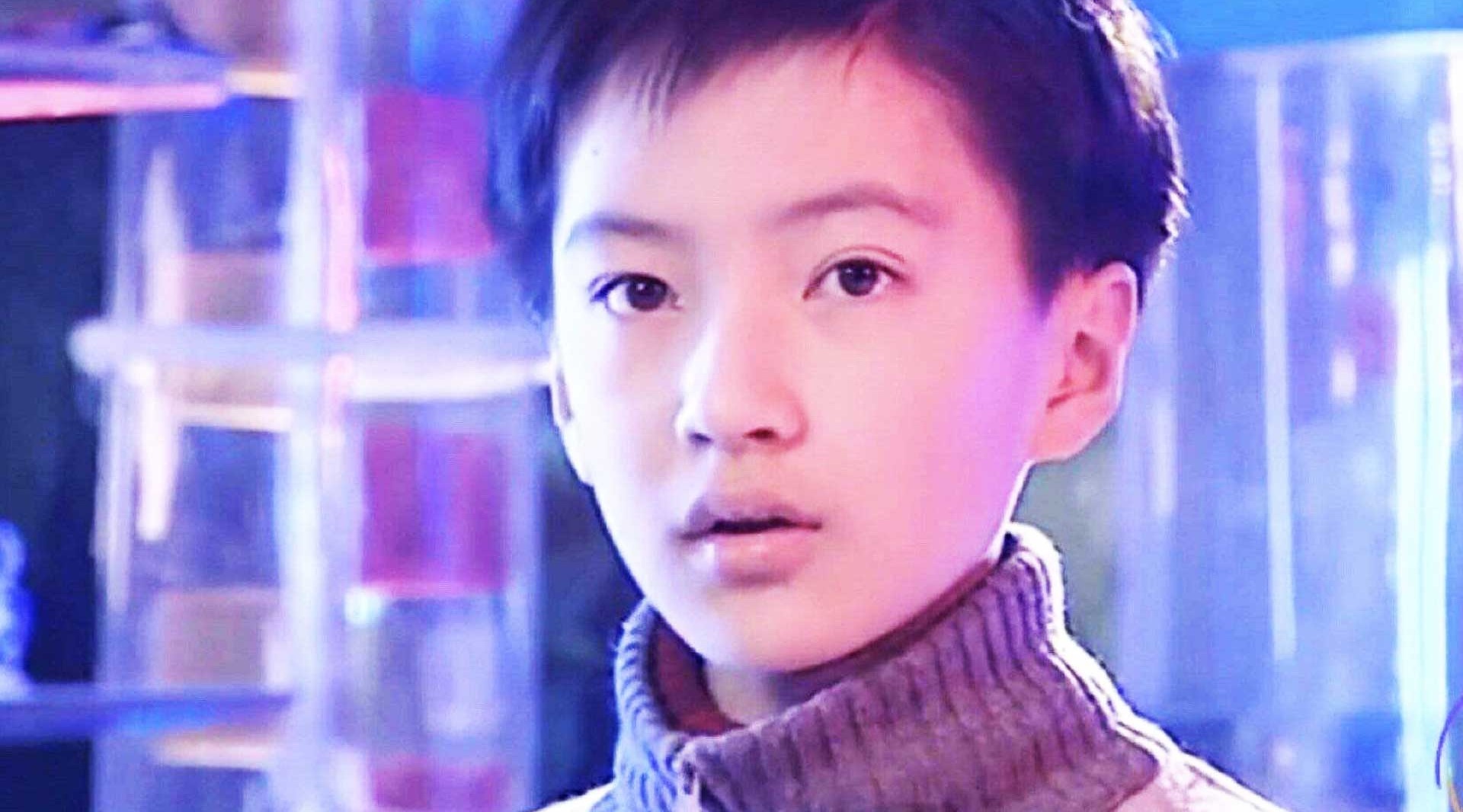 《快乐星球》中的童年男神丁凯乐都拍婚纱照了,精致侧颜帅气依旧