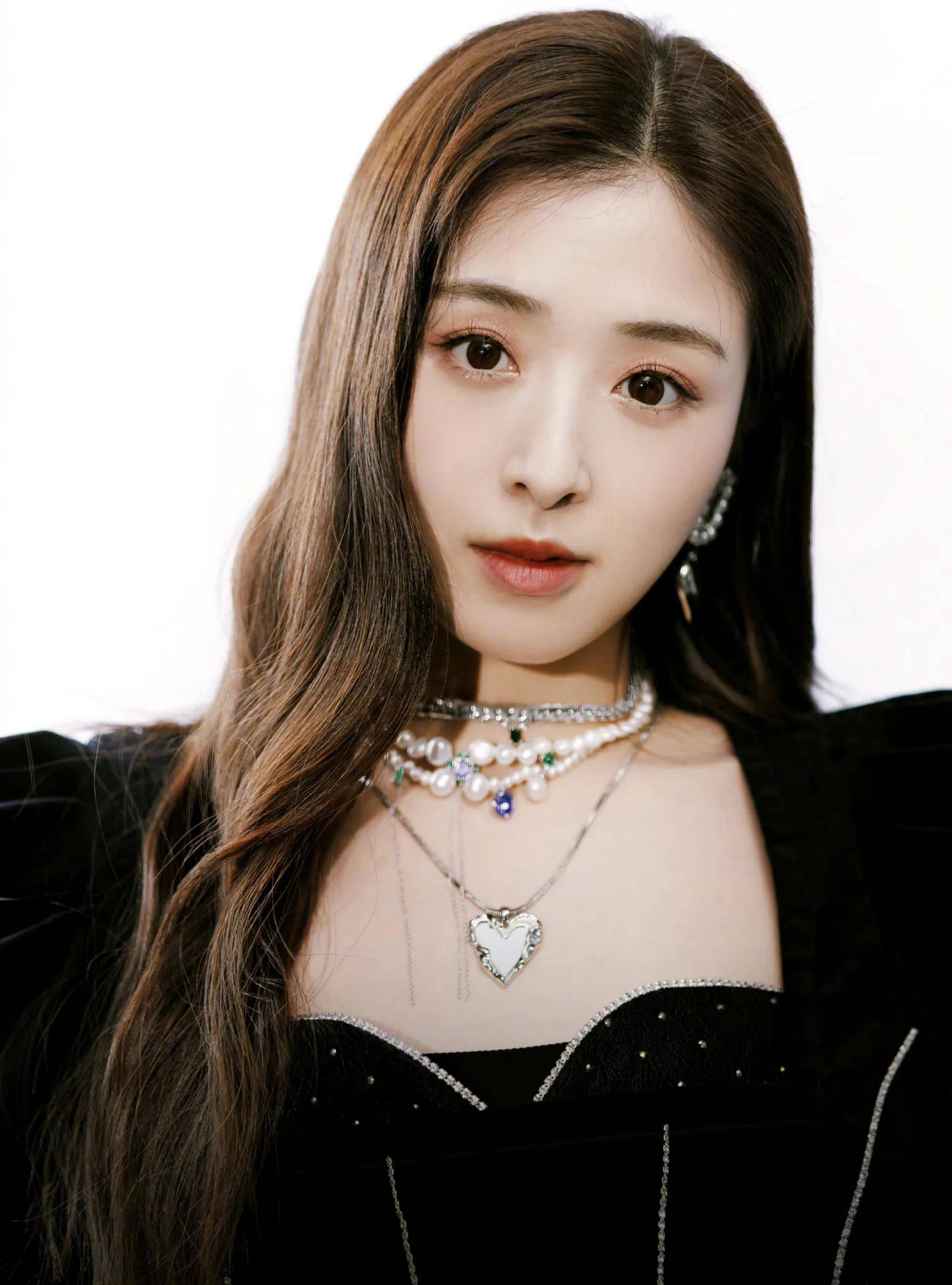 女明星张含韵时尚写真:甜美可爱,俊俏灵动_张含韵_写真_时尚