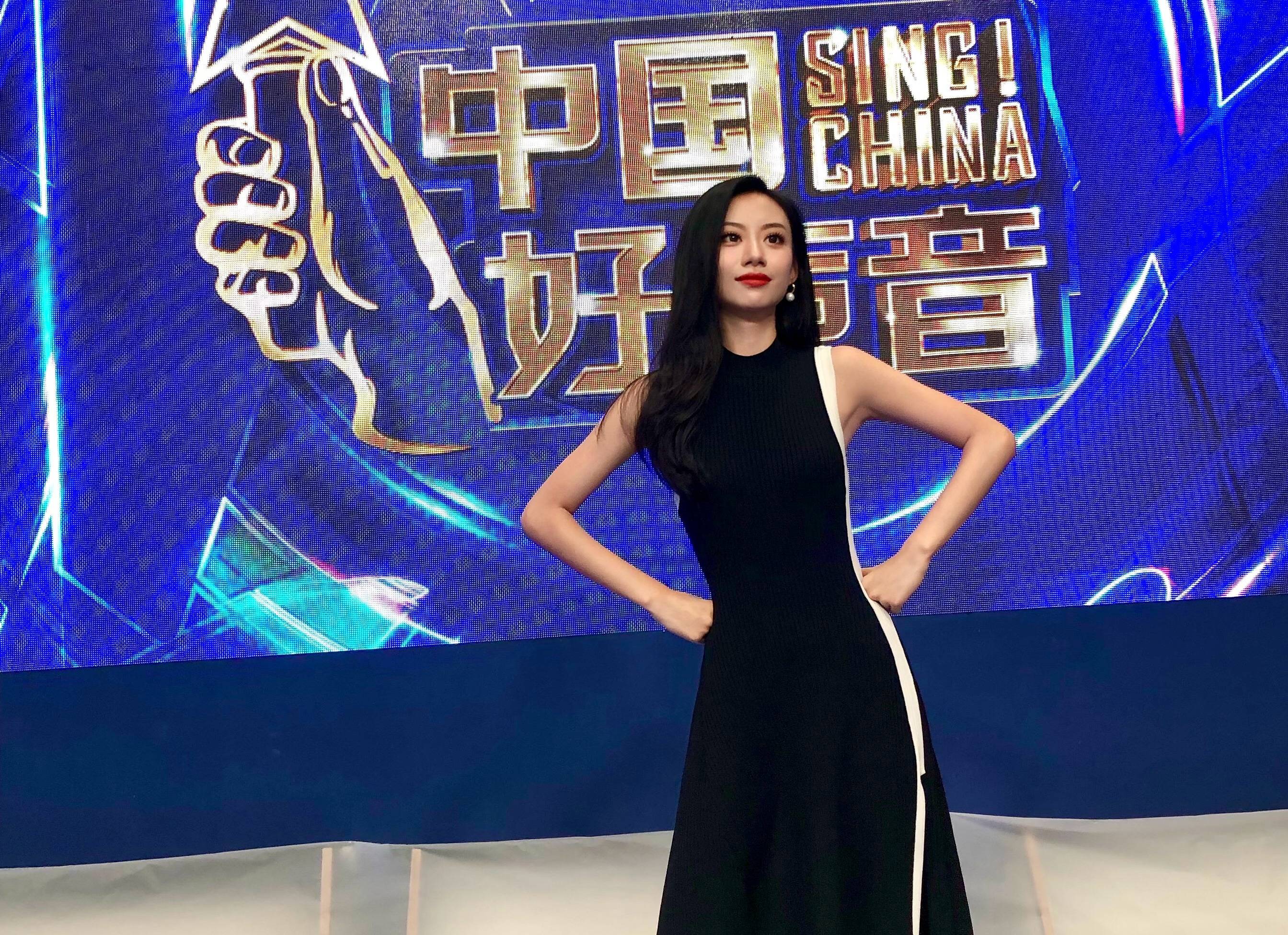 同年,参加浙江卫视励志专业音乐评论节目《中国好声音2021》,盲选时