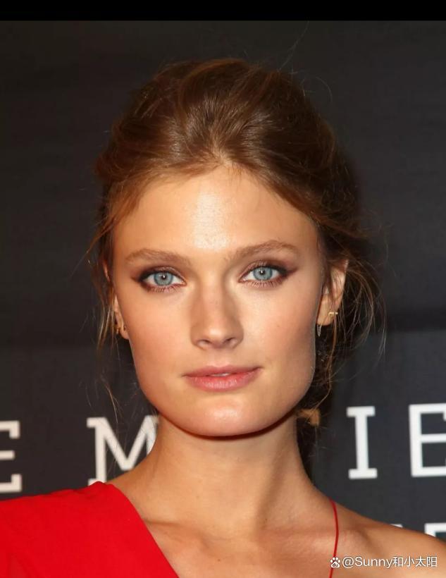 这四种脸型的女人,五官再好看,整张脸也很难有惊艳感