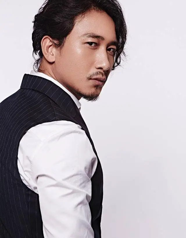 原创非科班出身出道就是演技实力派这位人气不高的85后大叔帅