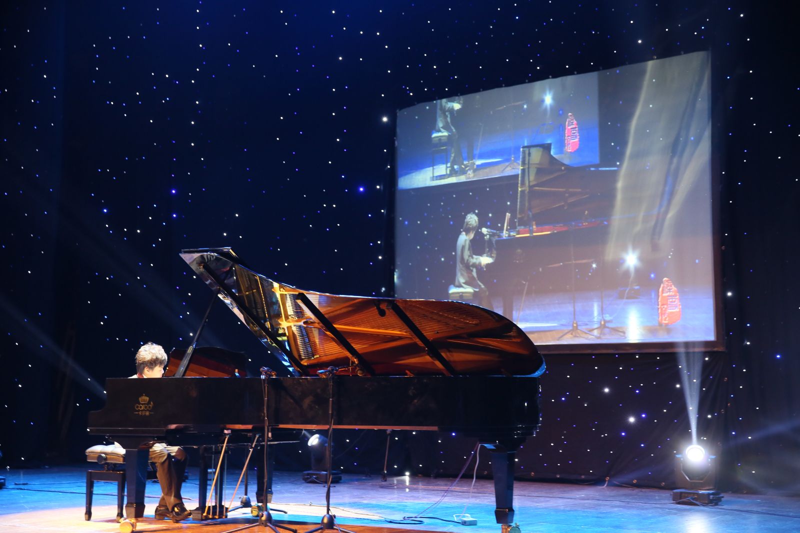 "卡罗德钢琴"音乐会现场