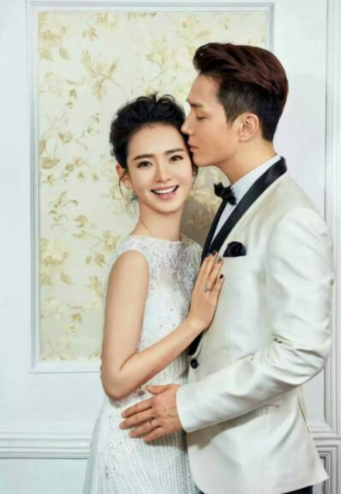 戚薇零点为老公庆生一身情侣装扮旅游甜蜜称呼李承铉为宝宝