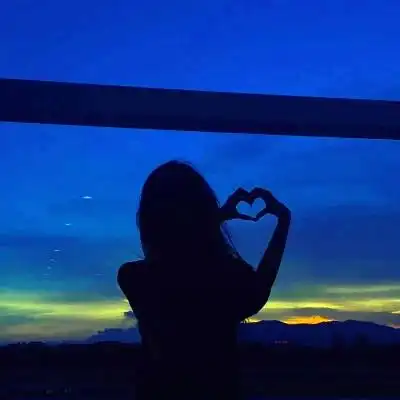 头像女简单干净气质背影