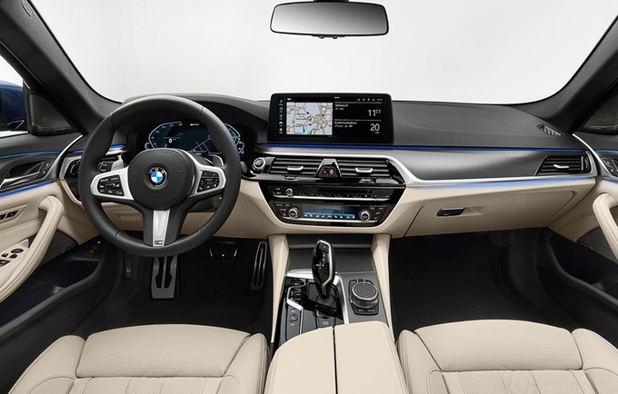 实拍解析新款宝马5系豪华or运动都满足你年底就能买