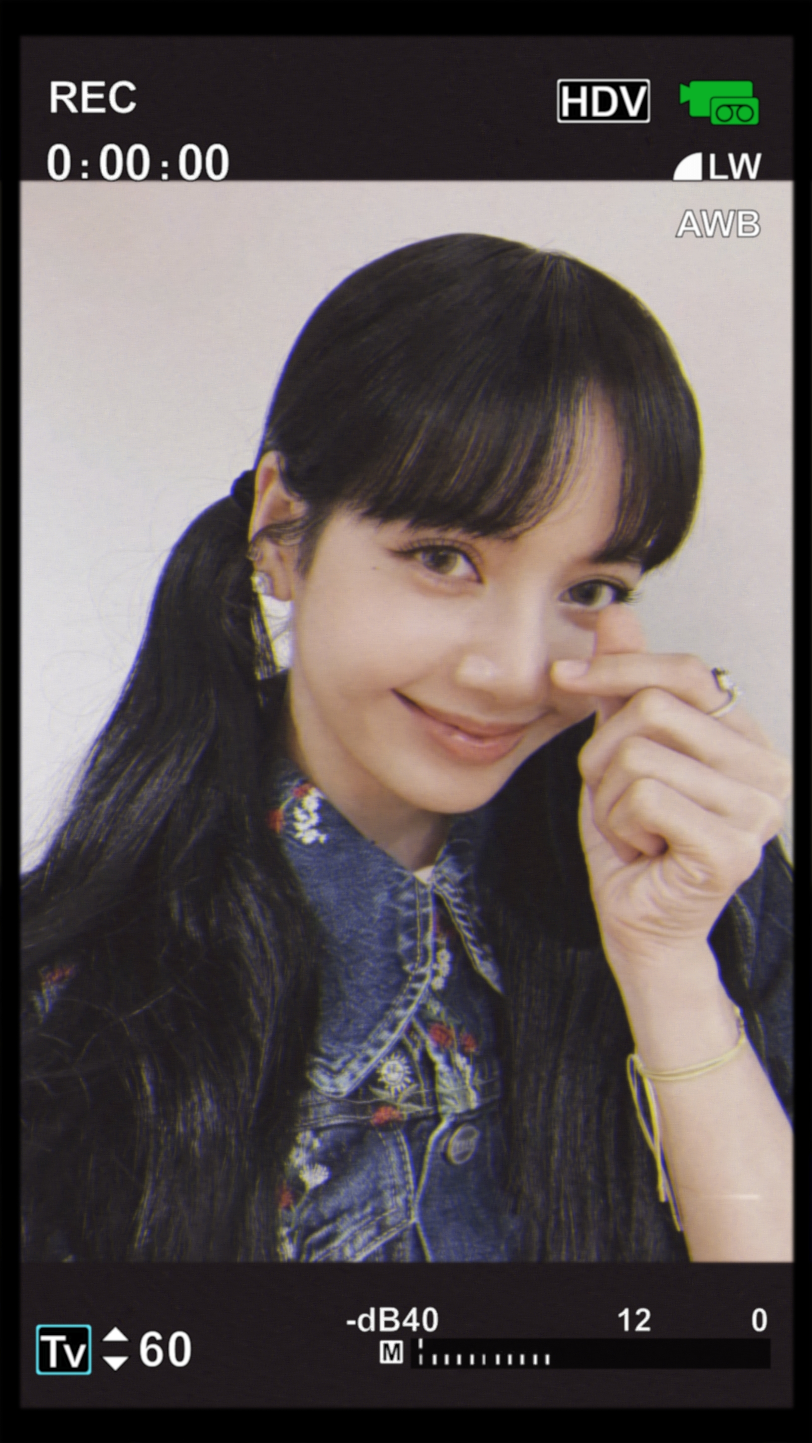 每日爱豆安利 lisa 比心