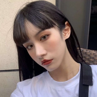 沫兮高冷时尚森系女生精致头像