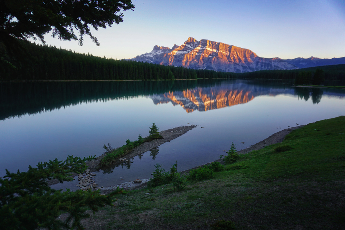 落日金山断背山