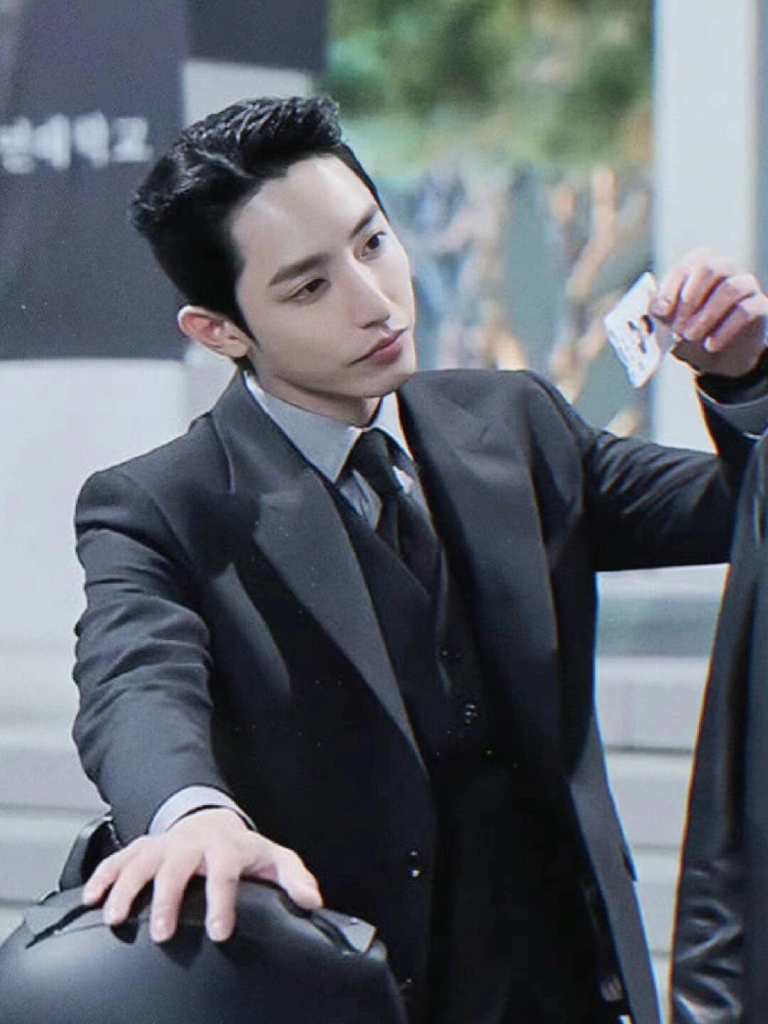 我爱西装李洙赫李洙赫神仙颜值李洙赫苏荷