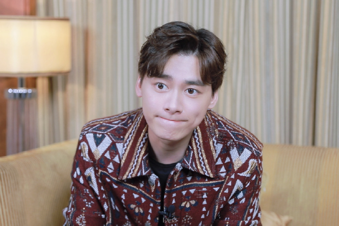 扒拉几张原视频的高清截修@李易峰  愿予小草赋春风超话