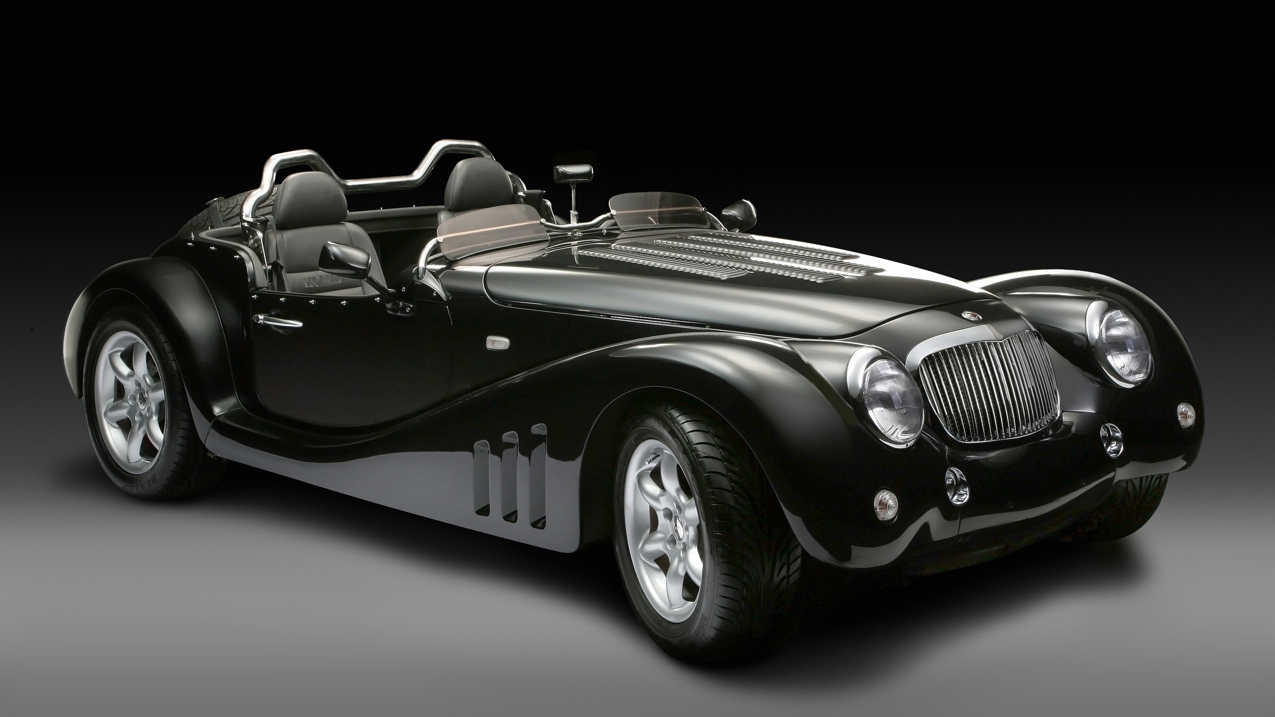 艺术摄影 - 汽车 图片信息简介:2013酷黑的leopard豹复古老爷车苯纸