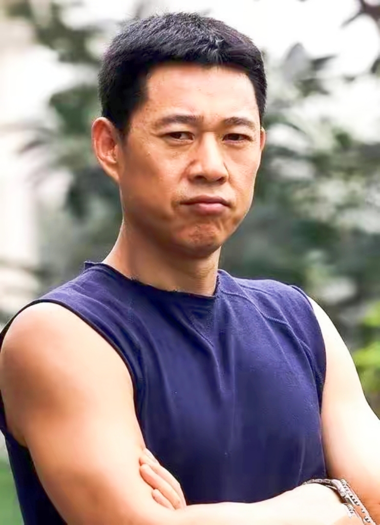 张丰毅该不该宠爱继女,拒绝参加亲儿婚礼?