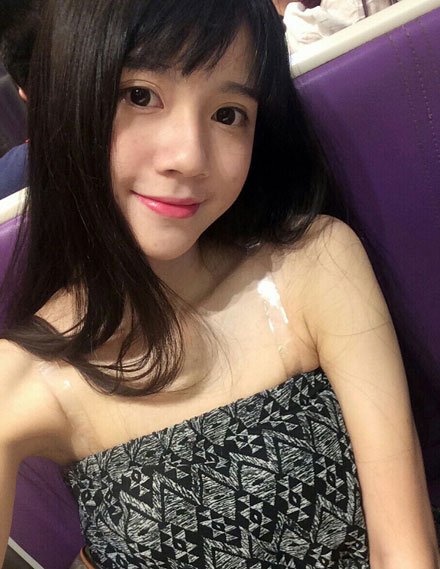 18岁广州"最萌校花"秦思清纯生活私照_自拍美女_美桌网