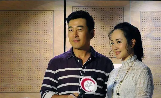 原创50岁王志飞老来得女,放弃小16岁张歆艺,3天闪婚小15岁张定涵_李健