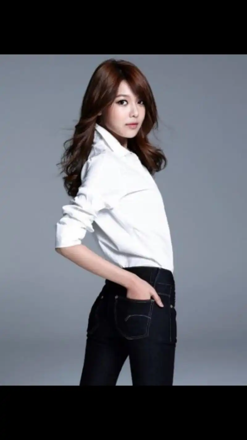 名人诞辰:韩国女艺人一一秀英(少女时代)