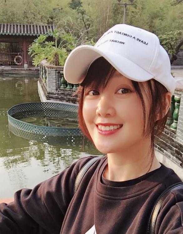 梁小冰晒近照52的年纪25的气质网友还是那个年代的女星耐看