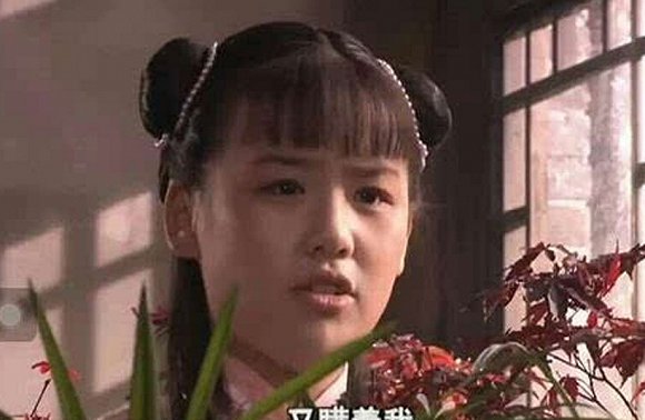 马思纯在《大宅门》中饰演少女白玉婷马思纯出版过一本随笔集《如果有