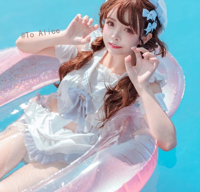 洛丽塔泳衣是什么样的?可以元气可爱,也可以性感迷人