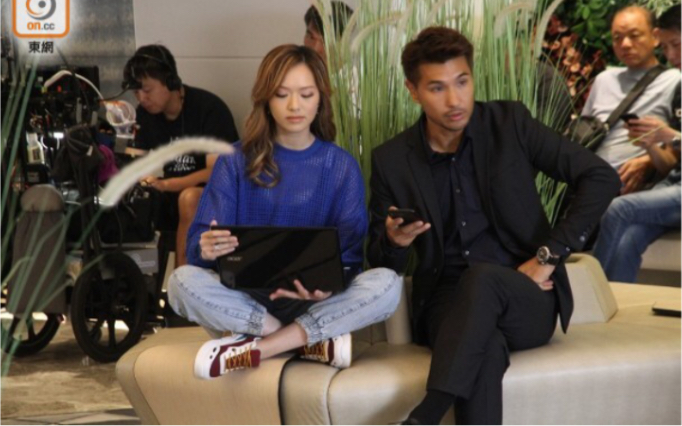 26陈展鹏冯盈盈酒店拍外景