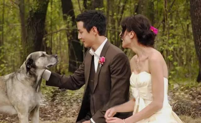 吴彦祖晒结婚照庆祝结婚十一周年,表白爱妻,去年的梗再次被提_男性