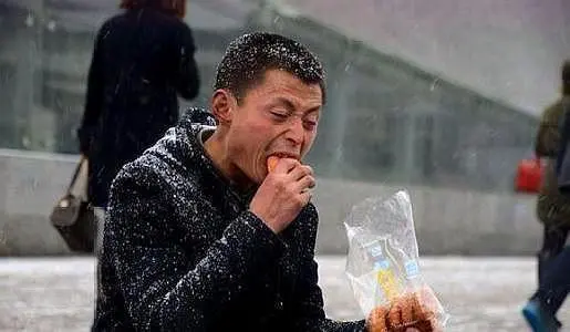 男人很辛苦,结了婚才发现比不结婚累了很多倍,身累心也累