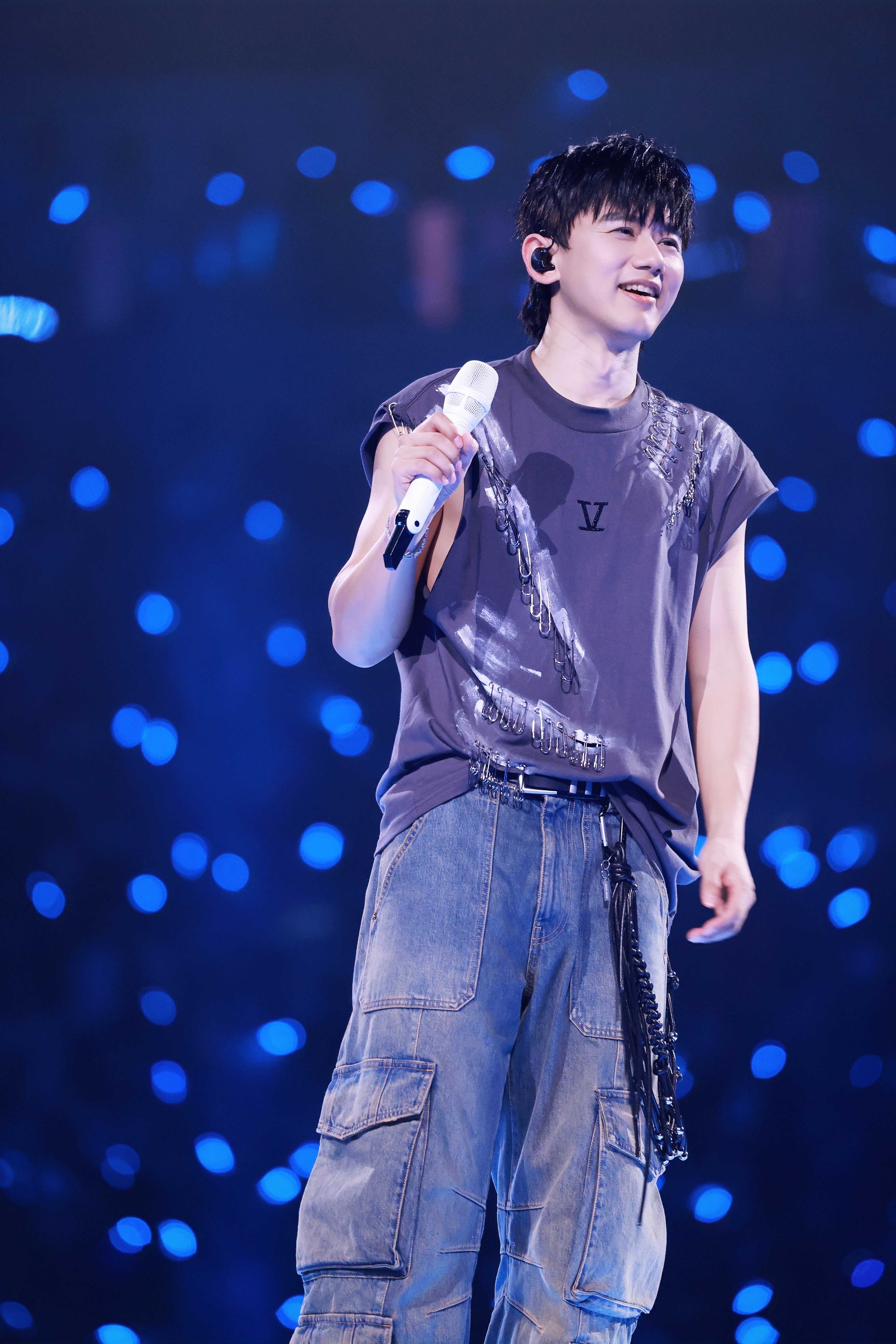 张杰超话 78#张杰未你好吗跨年演唱会#  星海相汇,与live共频 北斗