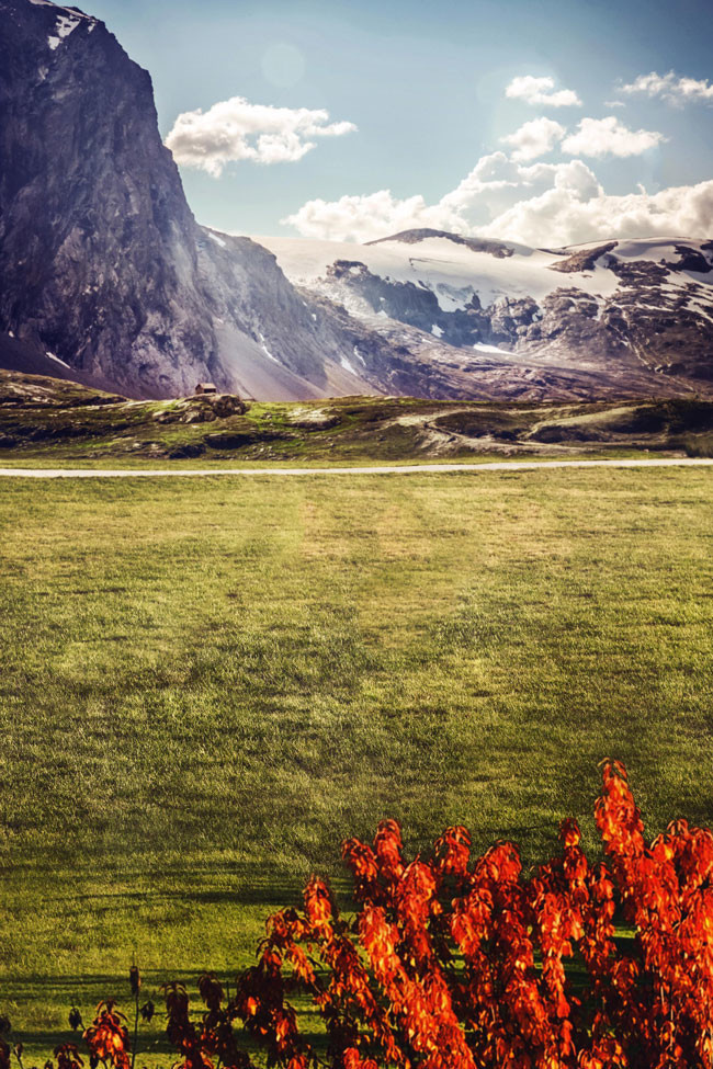 远山草地风景背景图片素材