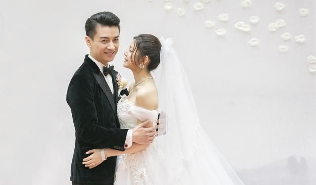 太甜了陈晓发微博为妻子陈妍希庆生宠妻实力不容小觑