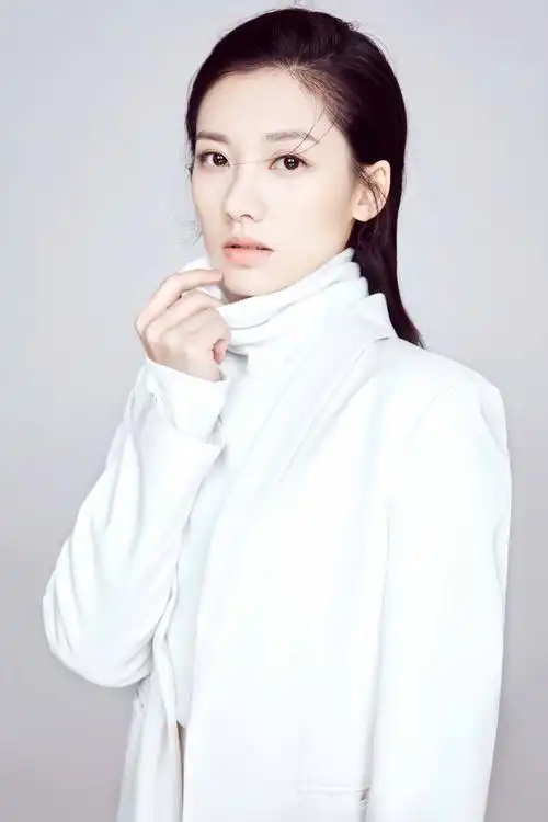 马藜"极简风"写真曝光 诠释最美丽的"仙女"本色