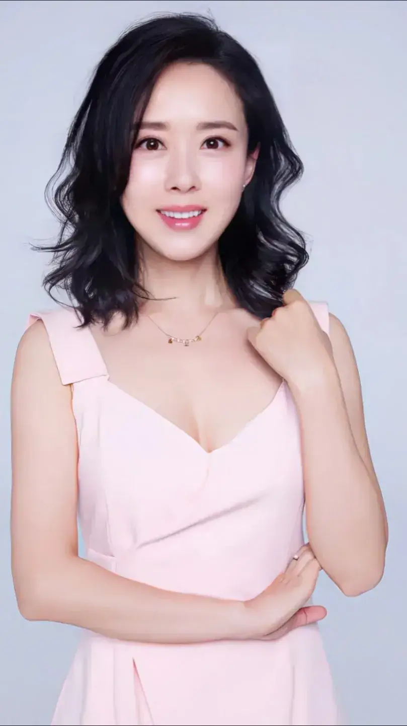 颜丹晨肌肤冰雪娇无力