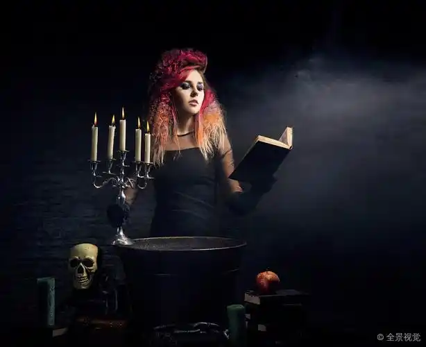 美女_巫婆_制作_巫术_上方_烟雾_万圣节_图片大全—全景创意图库