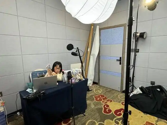 走近女主播:在互联网世界闪闪发光 西安新闻网