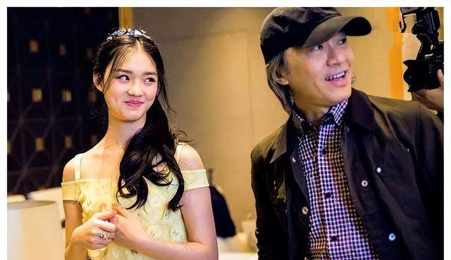 26岁星女郎林允正式离开周星驰公司,林允以后可能要单飞了_发展