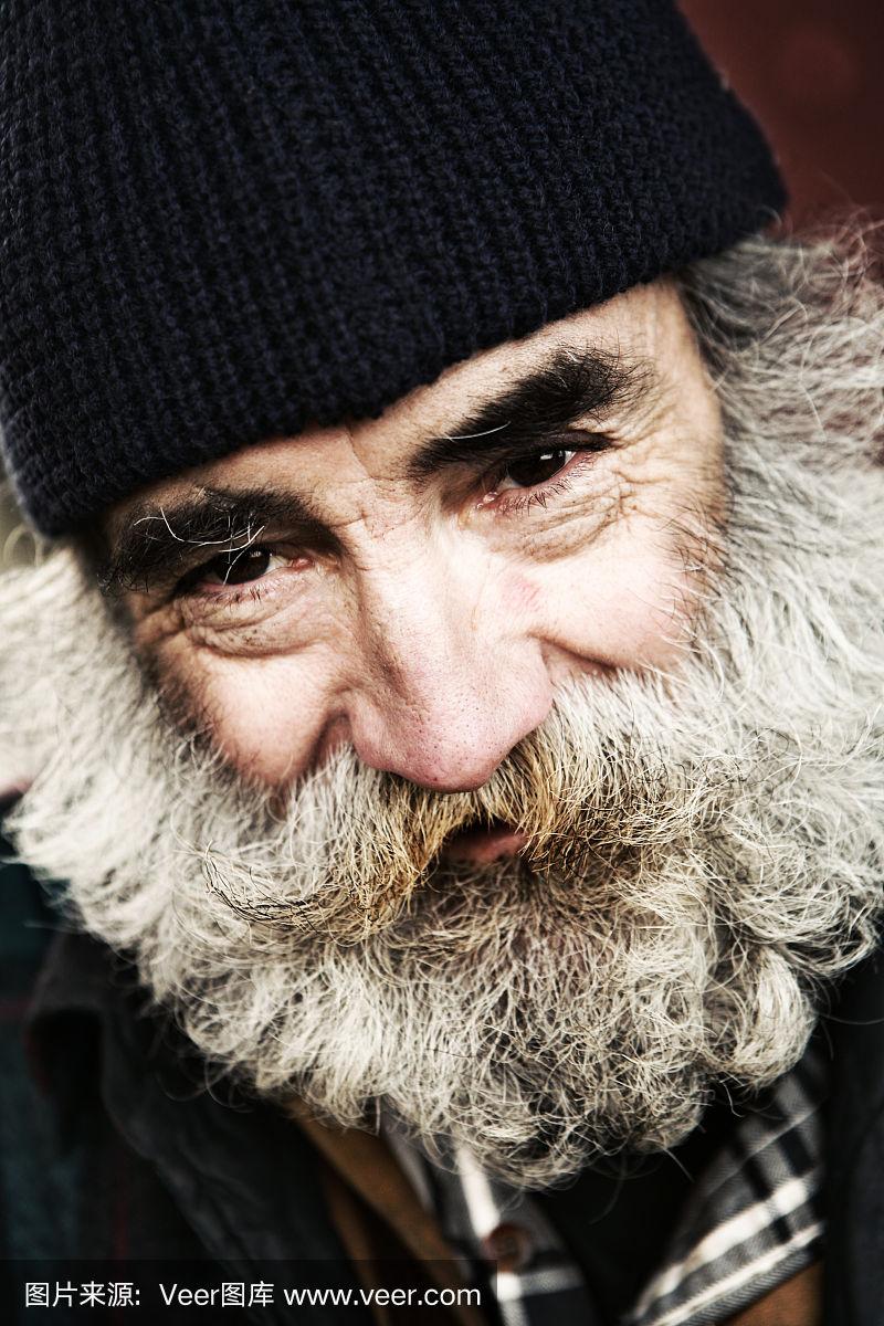 微笑的大胡子老人