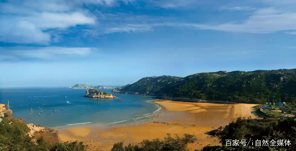 南麂列岛岸线一角 浙江省温州市平阳县南麂镇政府 供图