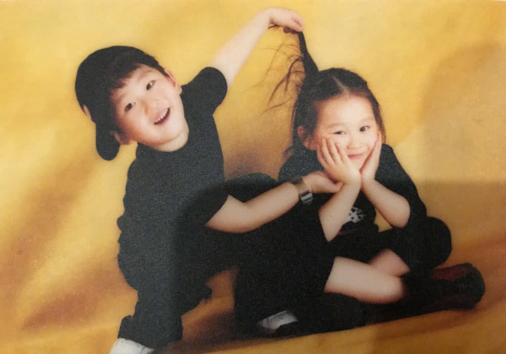 赵本山儿子女儿罕见同框,网友:这么一对比球球真好看