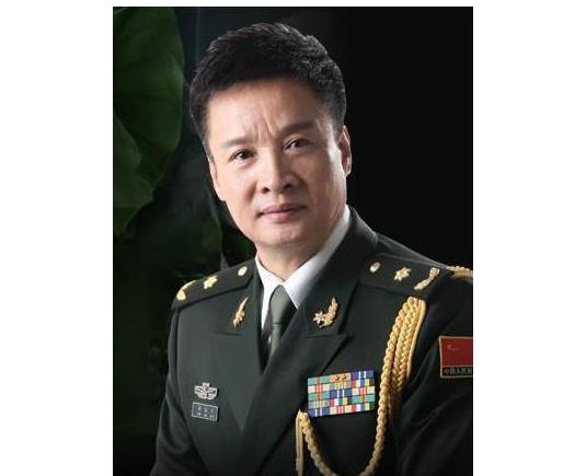 老艺术家阎维文陪妻子抗癌32载不离不弃今儿孙满堂享天伦之乐