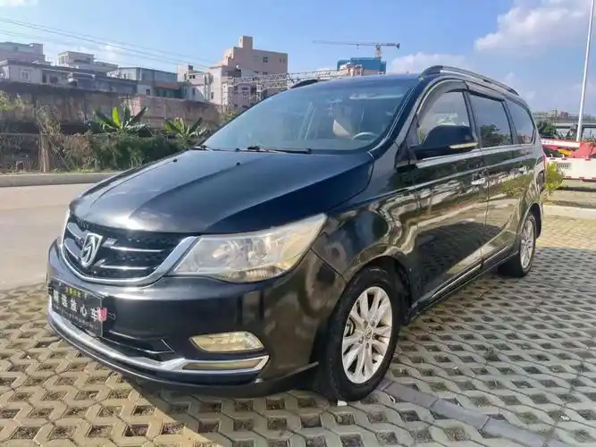 宝骏 730  2016款 1.5 标准型7-8座图片